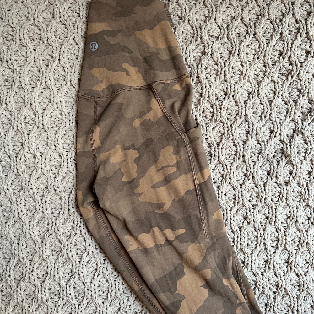 Lululemon leggings with pockets